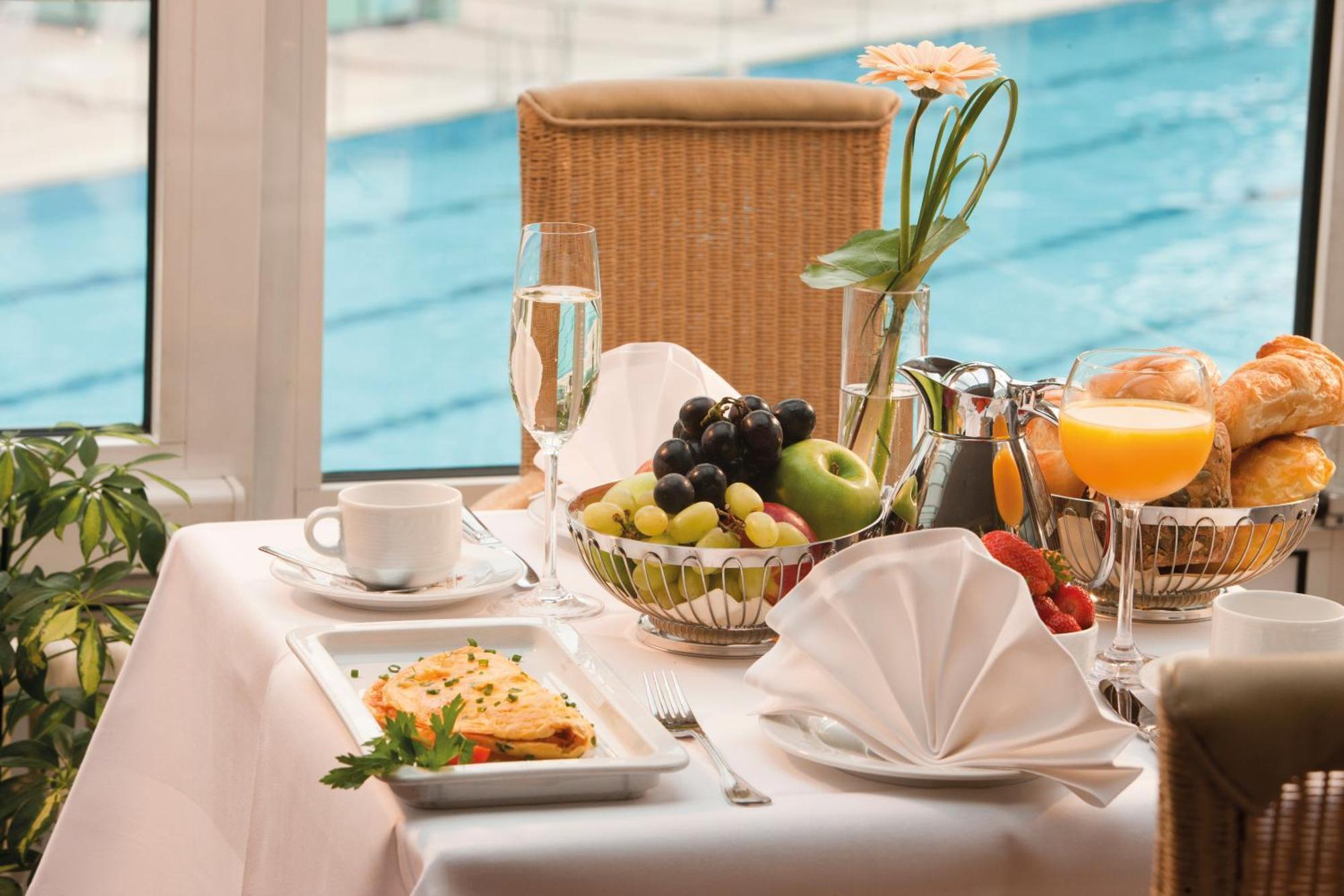 Vital Hotel Westfalen Therme Wellness Resort & Spa Бад Липшпринге Екстериор снимка