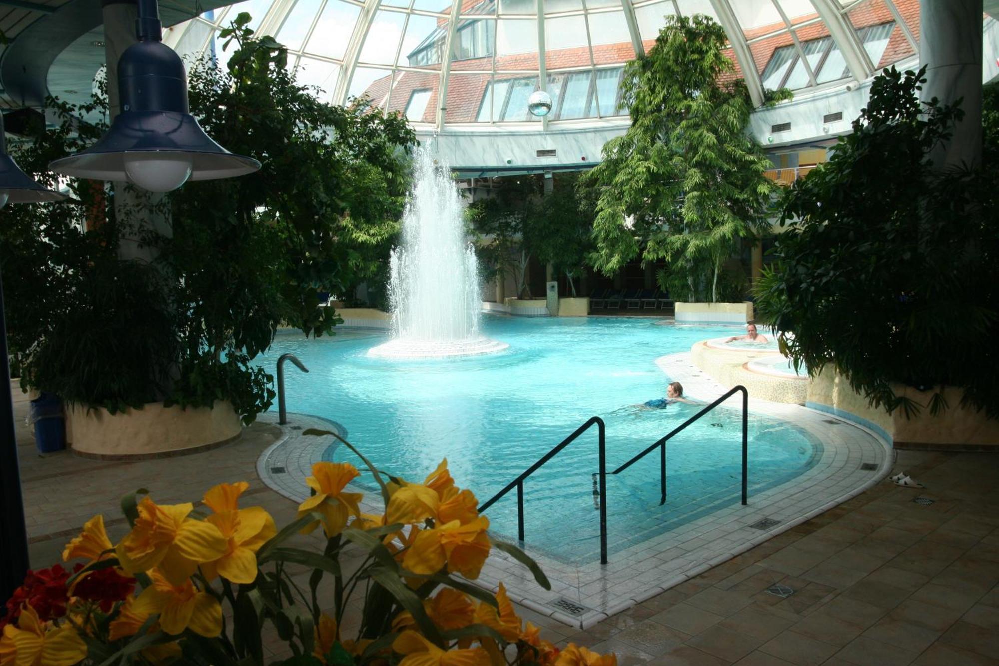 Vital Hotel Westfalen Therme Wellness Resort & Spa Бад Липшпринге Екстериор снимка