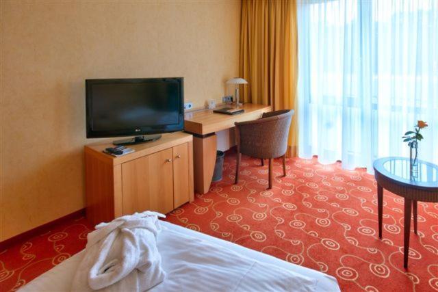 Vital Hotel Westfalen Therme Wellness Resort & Spa Бад Липшпринге Екстериор снимка